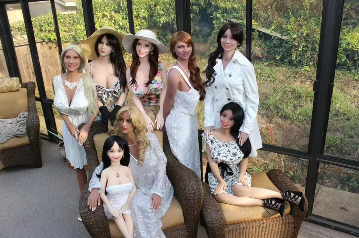 Australian Father Collects 8 Realistic Sex Dolls